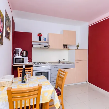 Apartman Awesome In With Wifi Slano